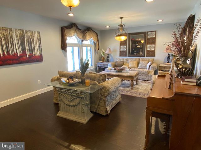 40 CHIPPENHAM DR, Voorhees, NJ 08043