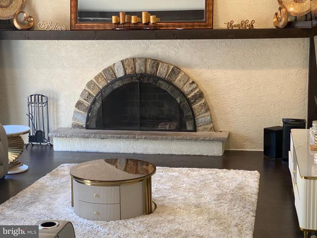 40 CHIPPENHAM DR, Voorhees, NJ 08043