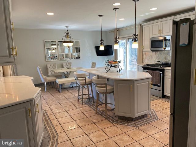 40 CHIPPENHAM DR, Voorhees, NJ 08043