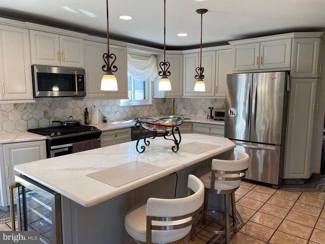 40 CHIPPENHAM DR, Voorhees, NJ 08043