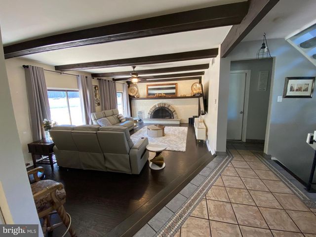 40 CHIPPENHAM DR, Voorhees, NJ 08043