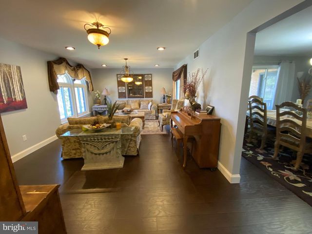 40 CHIPPENHAM DR, Voorhees, NJ 08043