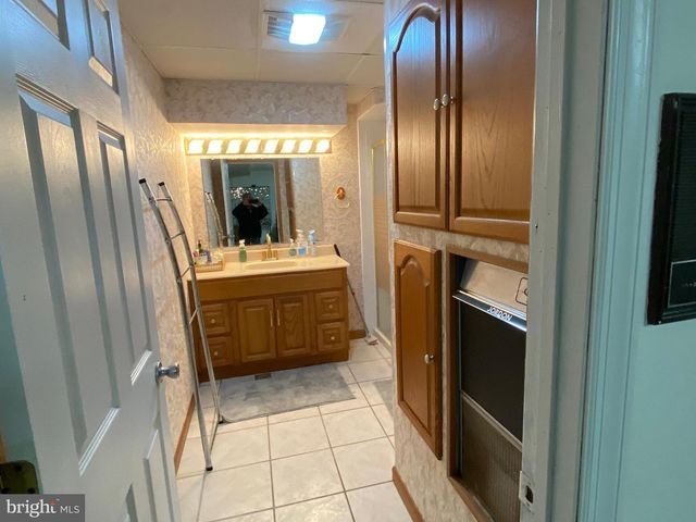 40 CHIPPENHAM DR, Voorhees, NJ 08043