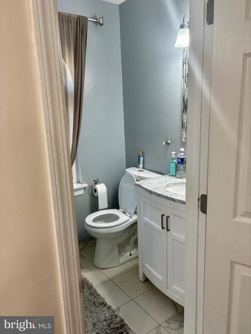 40 CHIPPENHAM DR, Voorhees, NJ 08043
