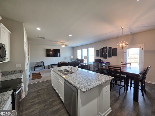 136 Red Birch Lane, Warner Robins, GA 31093