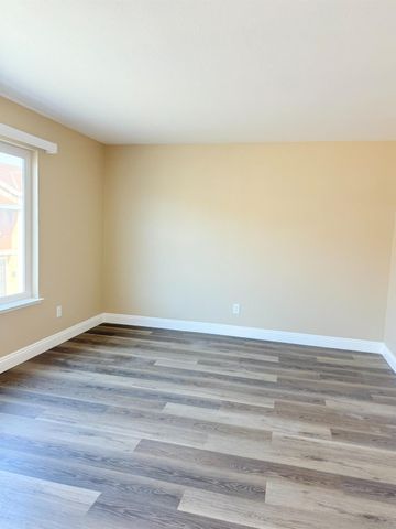 4075 Weymouth Ln, Sacramento, CA 95823