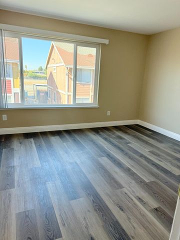 4075 Weymouth Ln, Sacramento, CA 95823