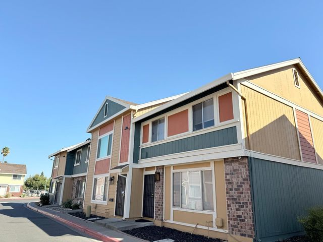 4075 Weymouth Ln, Sacramento, CA 95823