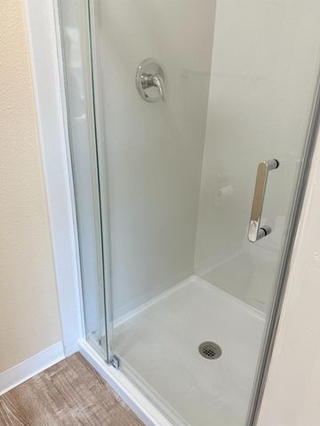 4075 Weymouth Ln, Sacramento, CA 95823