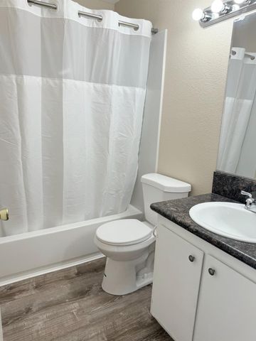 4075 Weymouth Ln, Sacramento, CA 95823