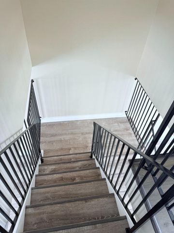 4075 Weymouth Ln, Sacramento, CA 95823