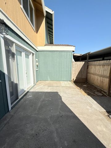 4075 Weymouth Ln, Sacramento, CA 95823