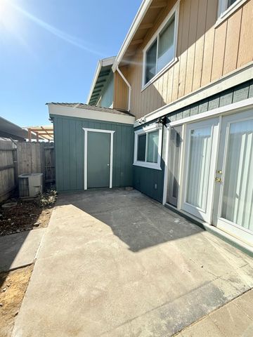 4075 Weymouth Ln, Sacramento, CA 95823