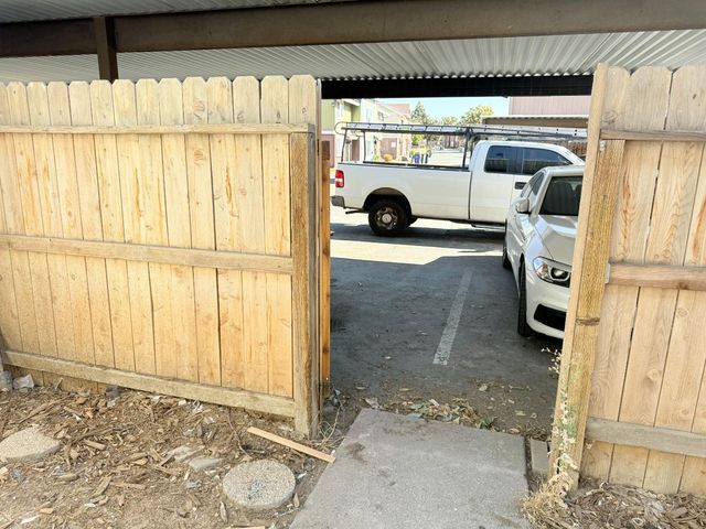 4075 Weymouth Ln, Sacramento, CA 95823