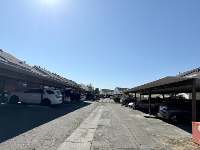 4075 Weymouth Ln, Sacramento, CA 95823