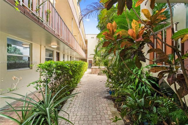 13655 NE 10th Aveue 304, North Miami, FL 33161