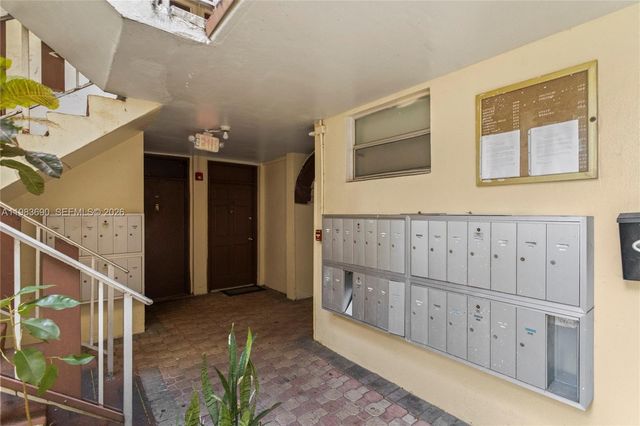 13655 NE 10th Aveue 304, North Miami, FL 33161