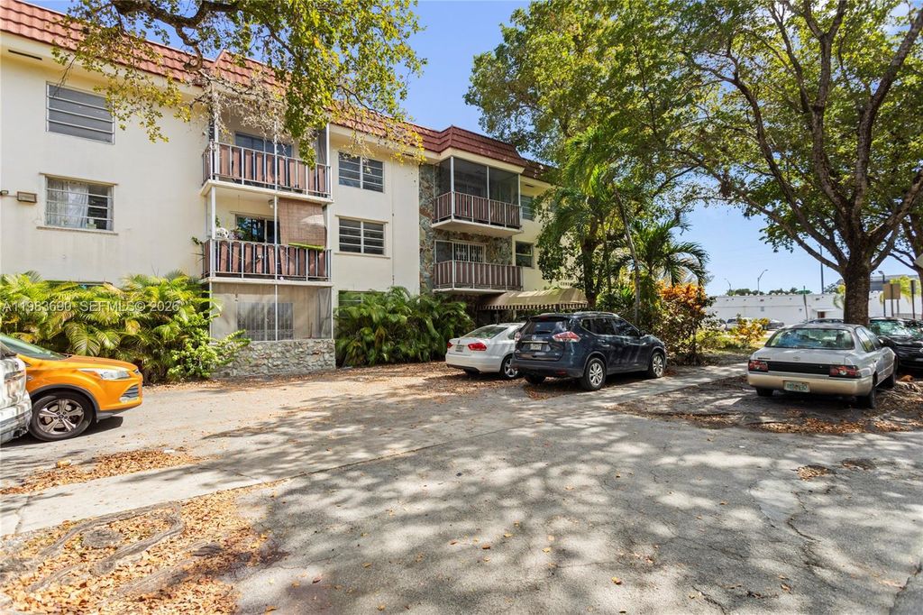 13655 NE 10th Aveue 304, North Miami, FL 33161