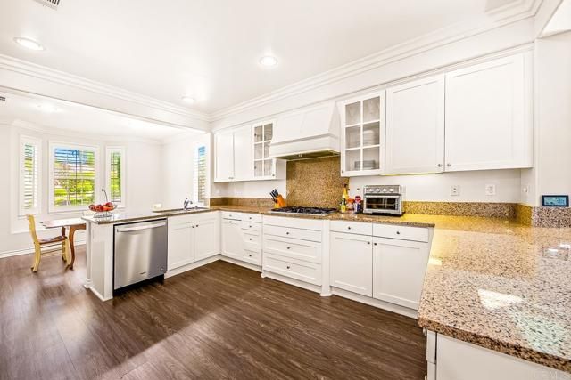 2669 Paradise Road, Carlsbad, CA 92009