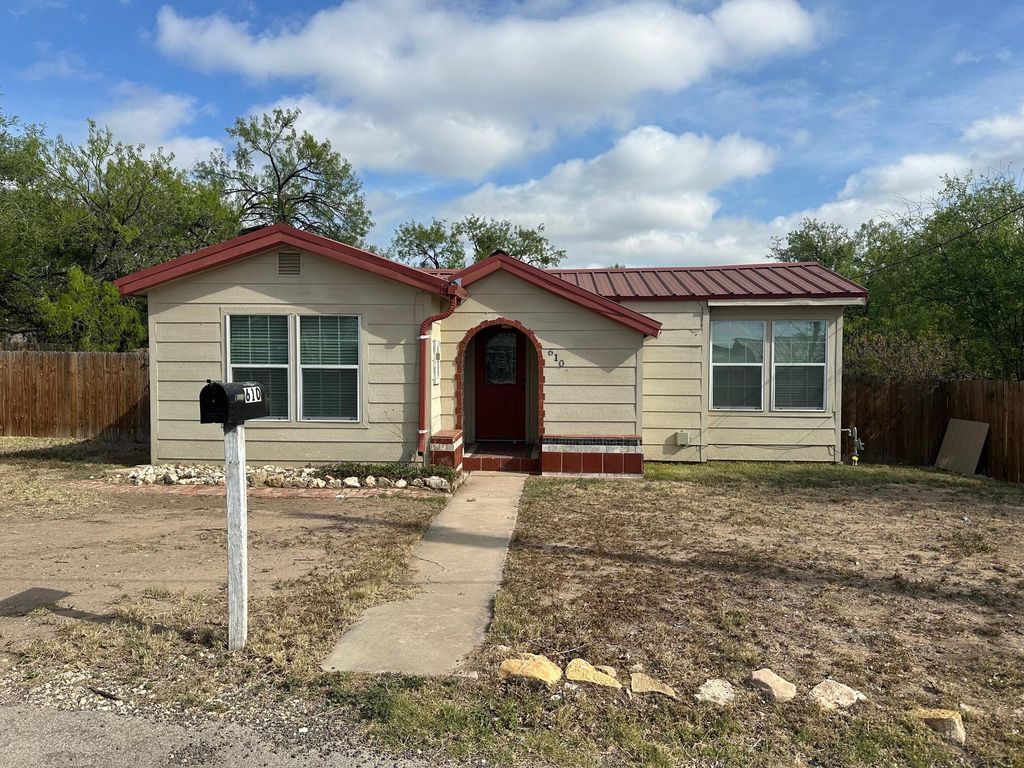 Image 1 of property listing at 610 Tarver Street, San Angelo, TX 76903