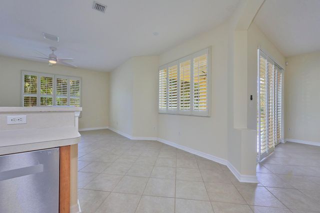 9086 107th Court, Vero Beach, FL 32967