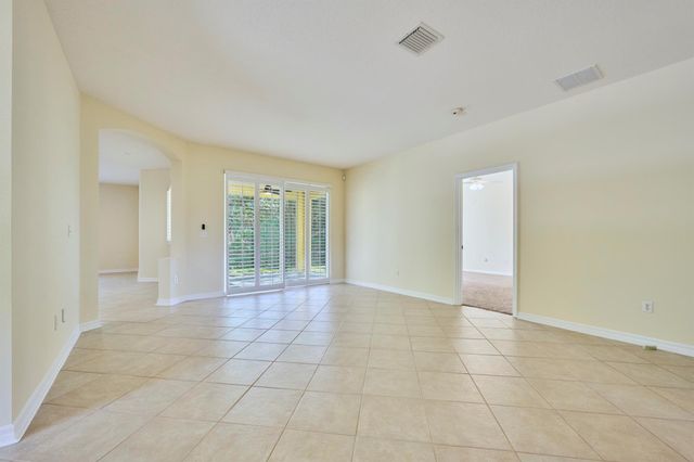 9086 107th Court, Vero Beach, FL 32967