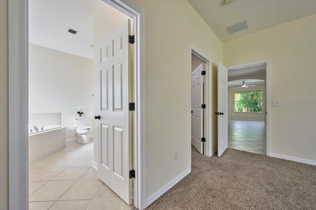 9086 107th Court, Vero Beach, FL 32967