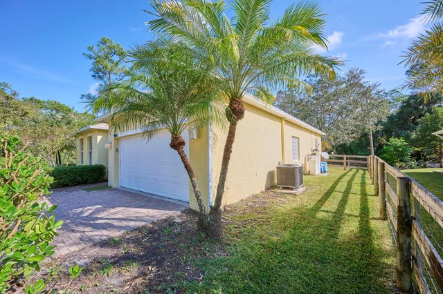 9086 107th Court, Vero Beach, FL 32967