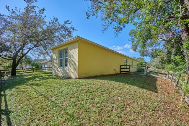 9086 107th Court, Vero Beach, FL 32967