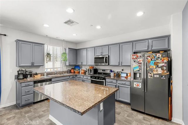 34293 Bloomington Drive, Murrieta, CA 92563