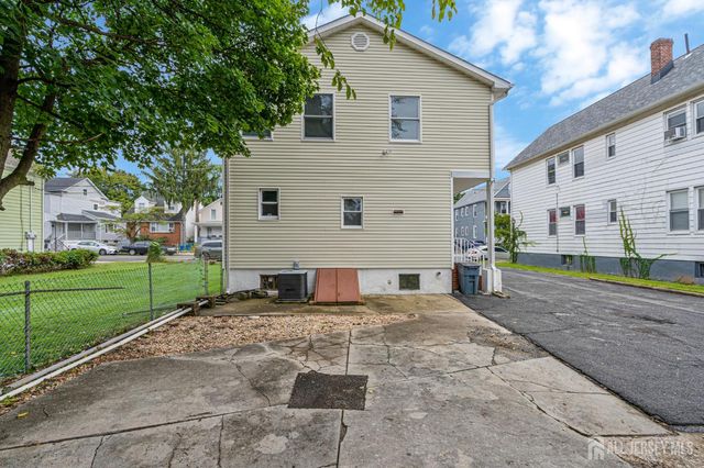 18 Robinson Street, New Brunswick, NJ 08901