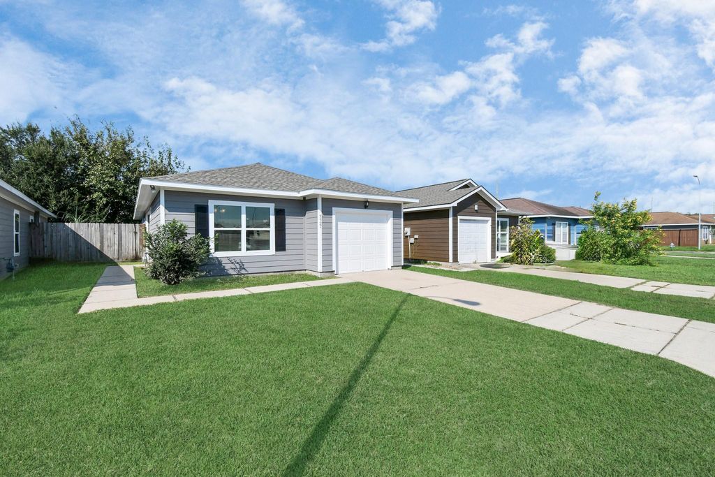 5527 Hamill Ranch Lane, Houston, TX 77066