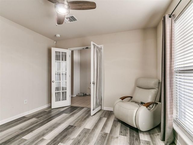 2113 SE 8th Street, Moore, OK 73160