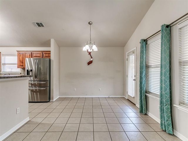 2113 SE 8th Street, Moore, OK 73160