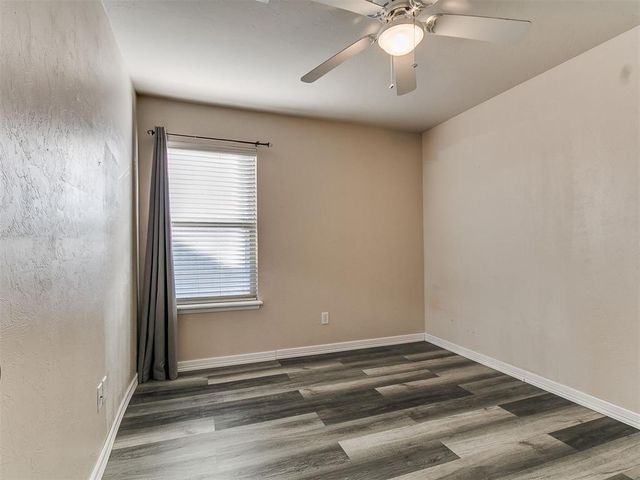 2113 SE 8th Street, Moore, OK 73160