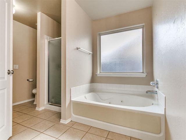 2113 SE 8th Street, Moore, OK 73160