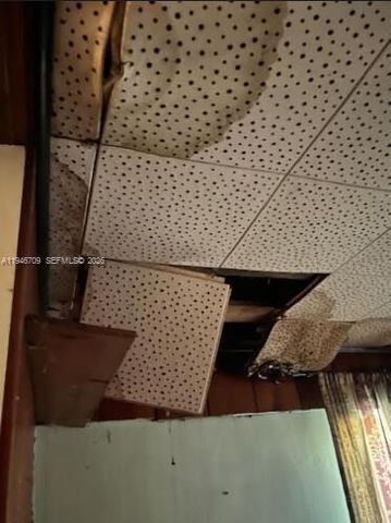 1129 NW 105th St, Miami, FL 33150