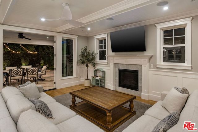 5523 Longridge Avenue, Sherman Oaks, CA 91401