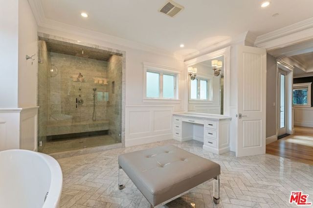 5523 Longridge Avenue, Sherman Oaks, CA 91401
