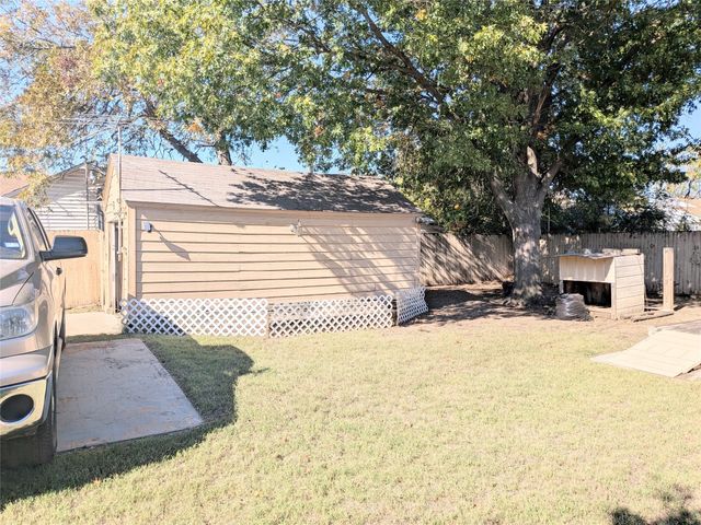 3223 ASTER Street, Dallas, TX 75211