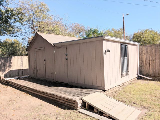 3223 ASTER Street, Dallas, TX 75211