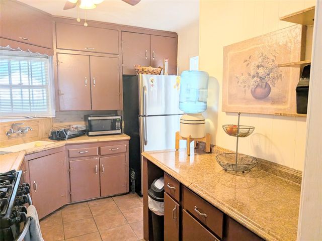 3223 ASTER Street, Dallas, TX 75211