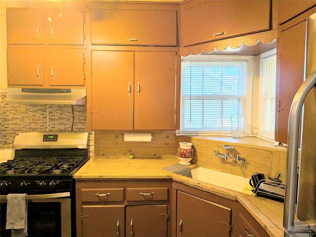 3223 ASTER Street, Dallas, TX 75211