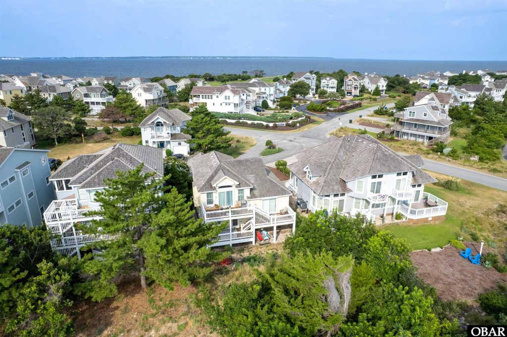Image 13 of property listing at 5303 W Captains Way, Nags Head, NC 27959