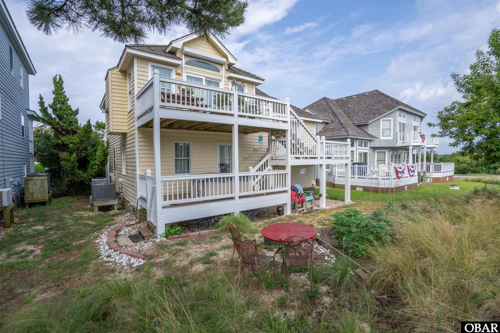 Image 18 of property listing at 5303 W Captains Way, Nags Head, NC 27959