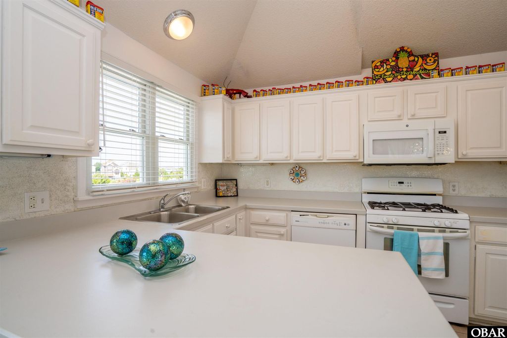 Image 28 of property listing at 5303 W Captains Way, Nags Head, NC 27959