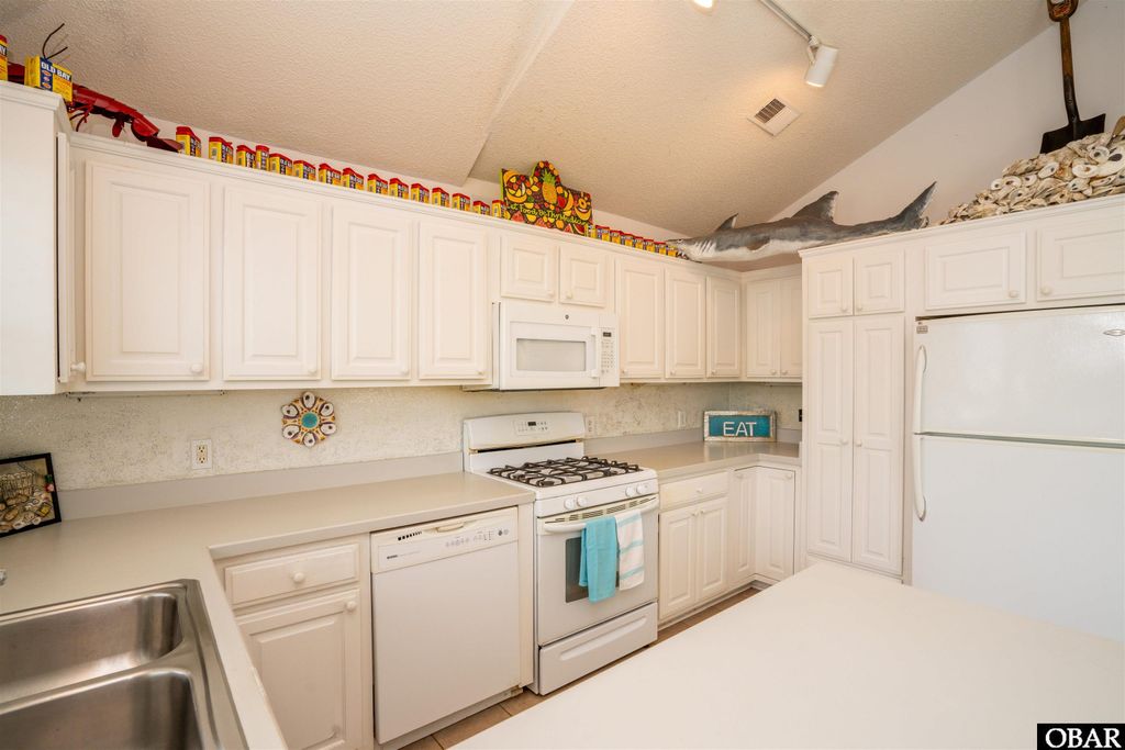 Image 33 of property listing at 5303 W Captains Way, Nags Head, NC 27959