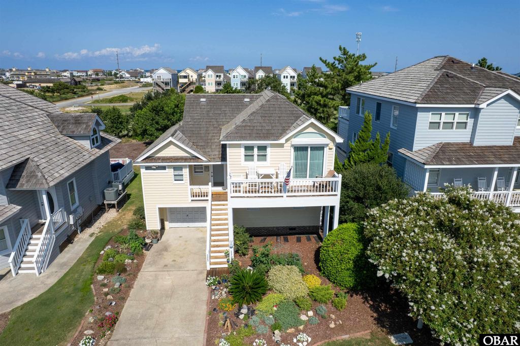 Image 5 of property listing at 5303 W Captains Way, Nags Head, NC 27959