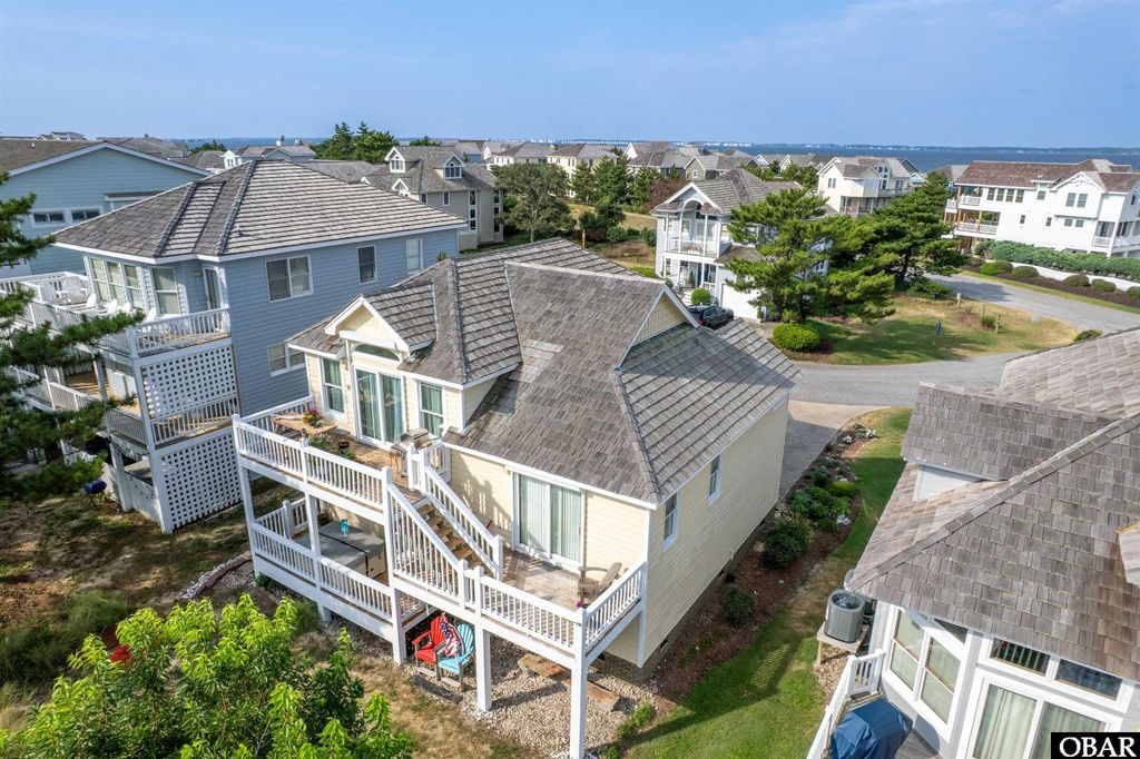 Image 10 of property listing at 5303 W Captains Way, Nags Head, NC 27959