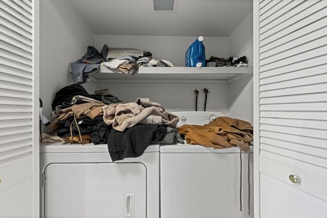 24523 Hayes Avenue, Eastpointe, MI 48021